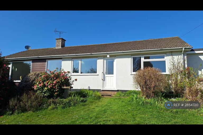 2 bedroom house in Church Close, Totnes, TQ9 (2 bed) (#2854720)