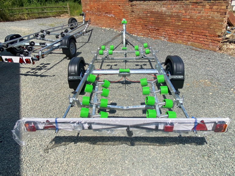 New 2026 Extreme 1300KG braked trailer for RIB up to 5.6M or 17' Boat upto 1000KG