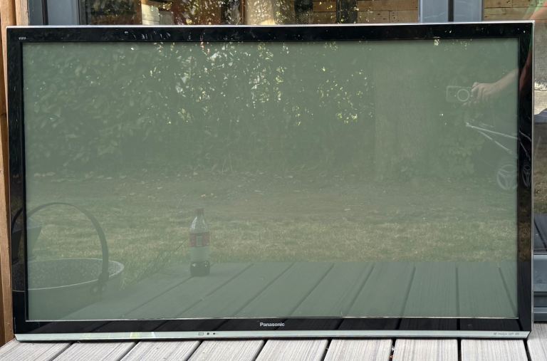 Panasonic TX-P50UT50B Plasma TV – Good Condition