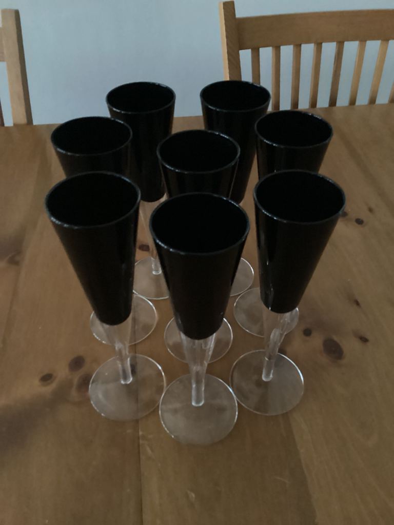 Set of 8 Champagne flutes - black - Marks and Spencer - 