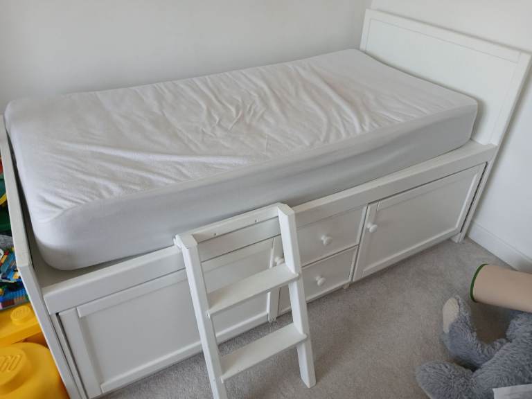 Childrens cabin bed