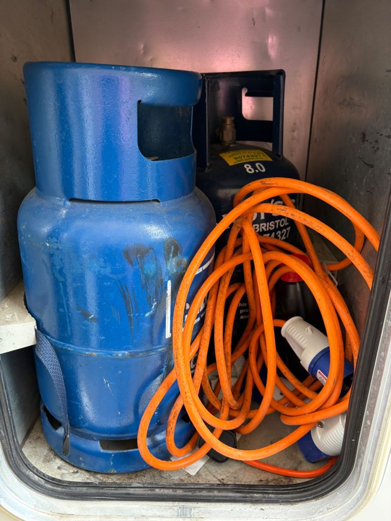 Peugeot, BOXER 320 LWB, 2000, 2446 (cc), full years MOT