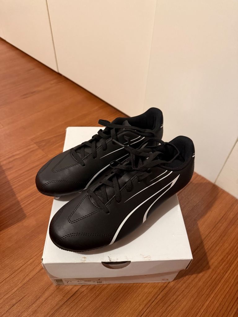 Puma Victoria Football Boots