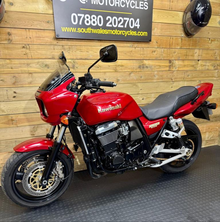 Kawasaki ZRX-1100 / Y registration 2001 / just 18.6k miles 