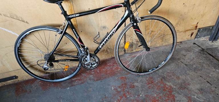 Giant OCR 2 Road Bike - Black with Red/White Trim