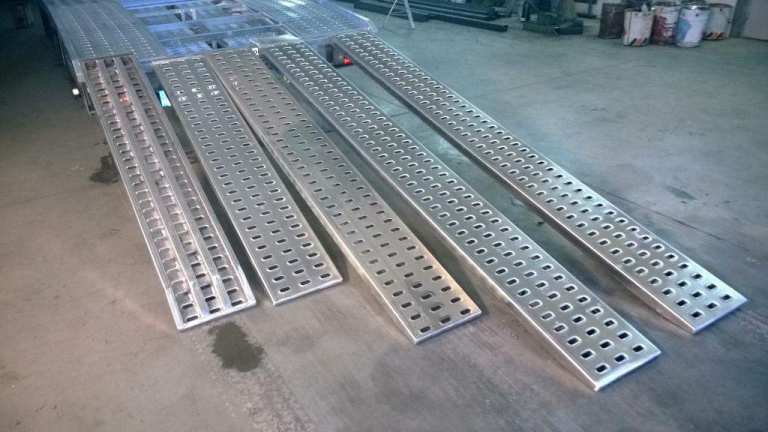 BRAND NEW ALUMINIUM PUNCHED DECKING RAMPS FOR RECOVERY TRUCKS 250CM (2.5M)