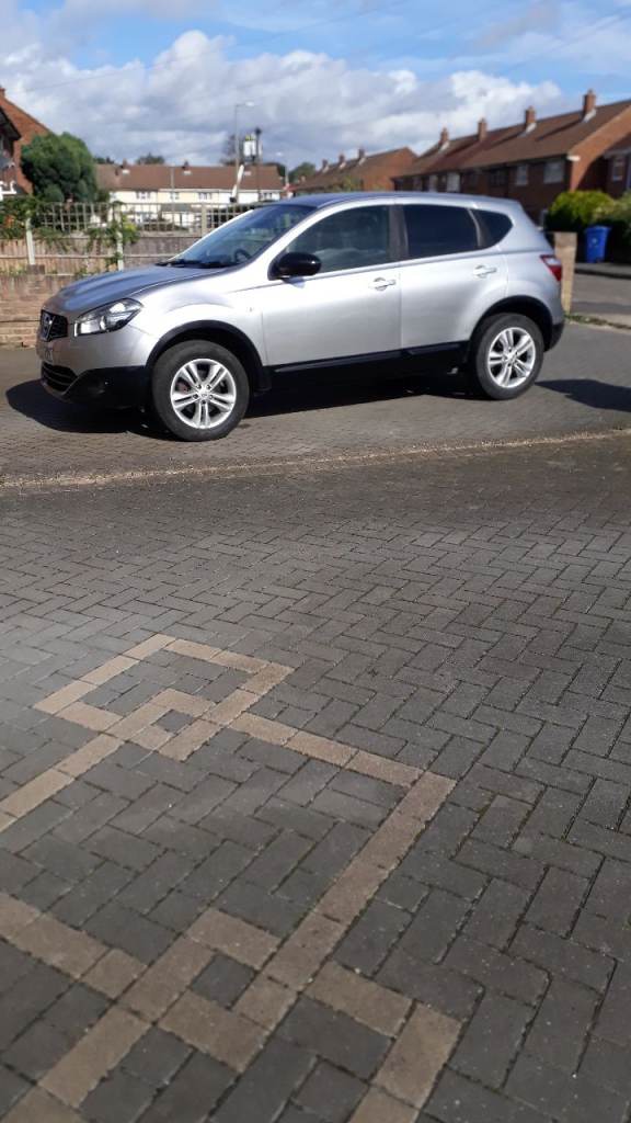 Nissan Qashqai, 2012, Manual, low mileage 