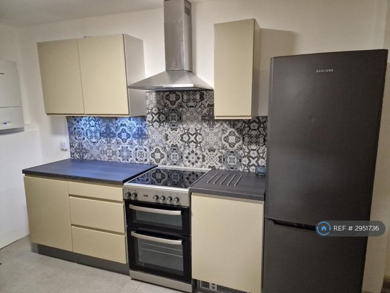 2 bedroom flat in Wigston, Leicester, LE18 (2 bed) (#2951736)