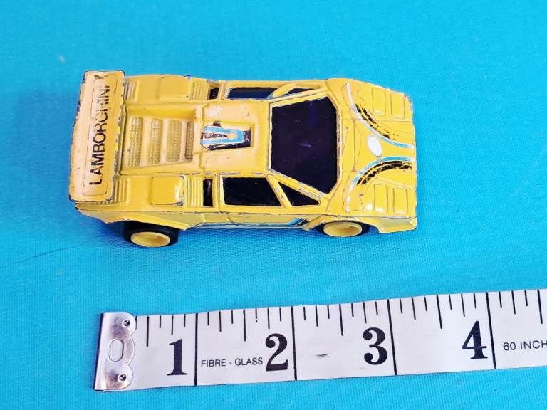 Vintage Lamborghini Countach Die-Cast Toy Car – Yellow