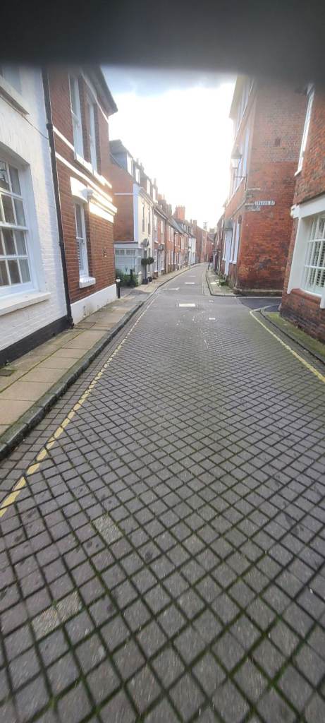 Double room available for rent 