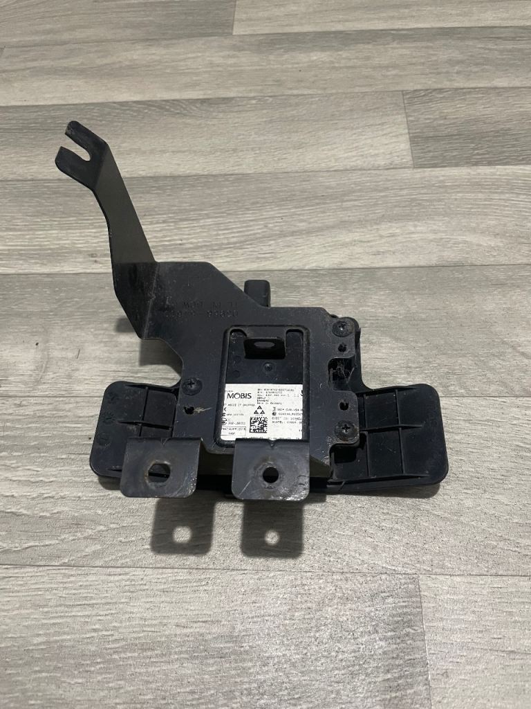 GENUINE HYUNDAI TUCSON MK3 TL BLIND SPOT RADAR SENSOR RIGHT SIDE 95820-D7700