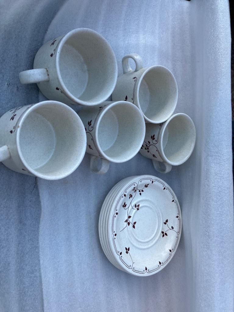 Churchill teacup and saucers 