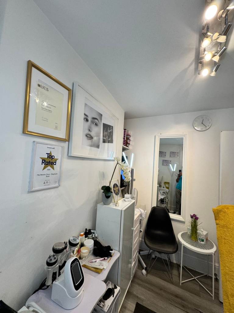 Exquisite space in Shepherds Bush for a private beauty salon or private office.