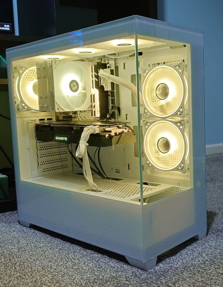 White Custom Gaming PC | RTX 2070 S 8GB | Ryzen 7 2700x | 16GB RAM | 512GB NVME SSD | Win 11 Pro