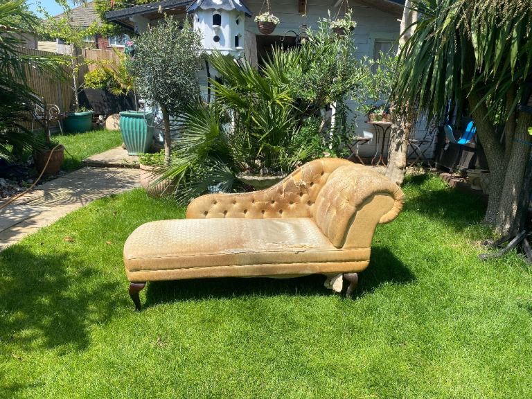 Chaise lounge