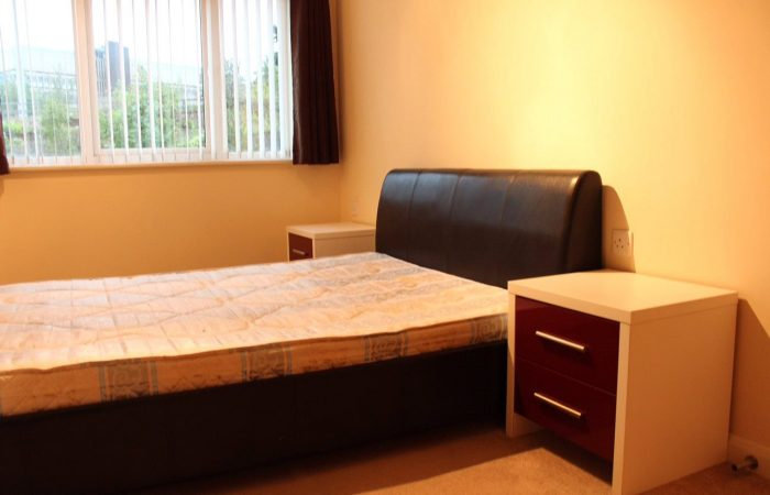 Room to let in BD5, 