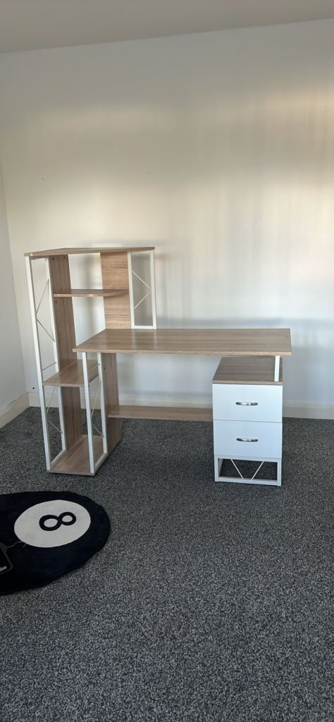 Computer desk