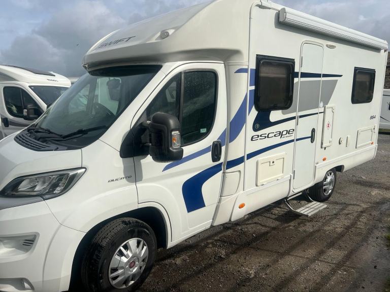 2016 - Swift Escape 664 - 2.3ltr - 24,000 Miles - 4 Berth / 4 Belts 