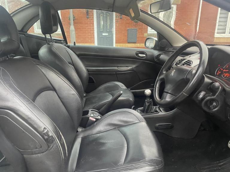 Peugeot, 206, Convertible, 2005, Manual, 1587 (cc), 2 doors