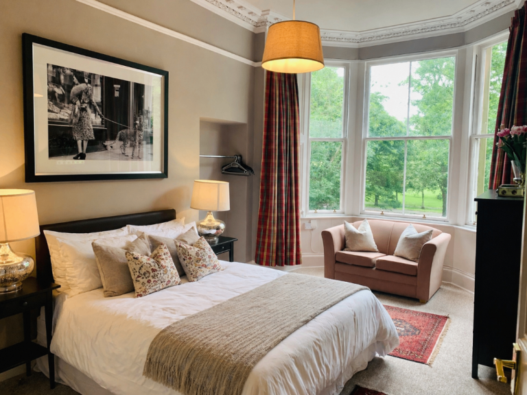 FESTIVAL LET - MARCHMONT 3 BED 2 BATH - MONTH LET.