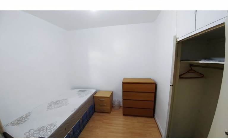 SINGLE ROOM TO LET £670
