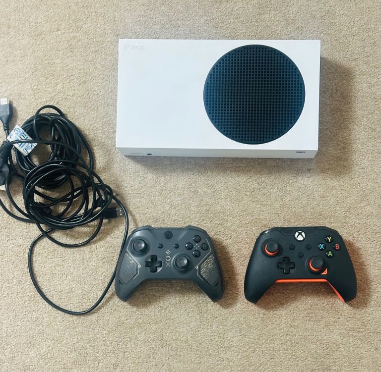 XBox Series S - 512GB SSD - 2 Controllers