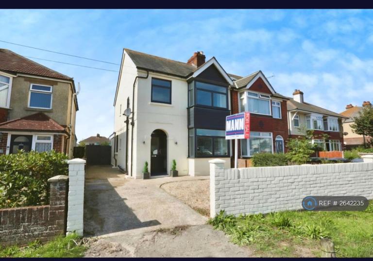 3 bedroom house in Fareham Road, Gosport, PO13 (3 bed) (#2642235)