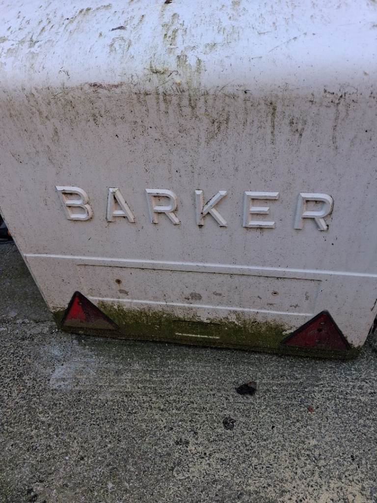 Barker dog box