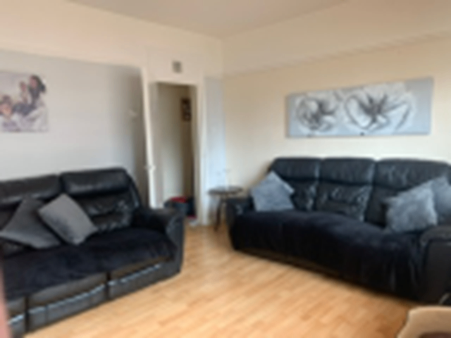 Urgent: Council Flat to swap - Ground floor with garden to swap for New Build with Right to buy. 