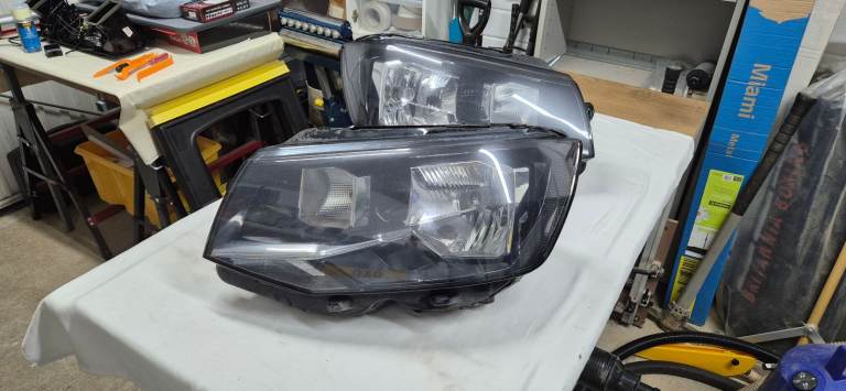 VW Transporter T6 Original Headlights