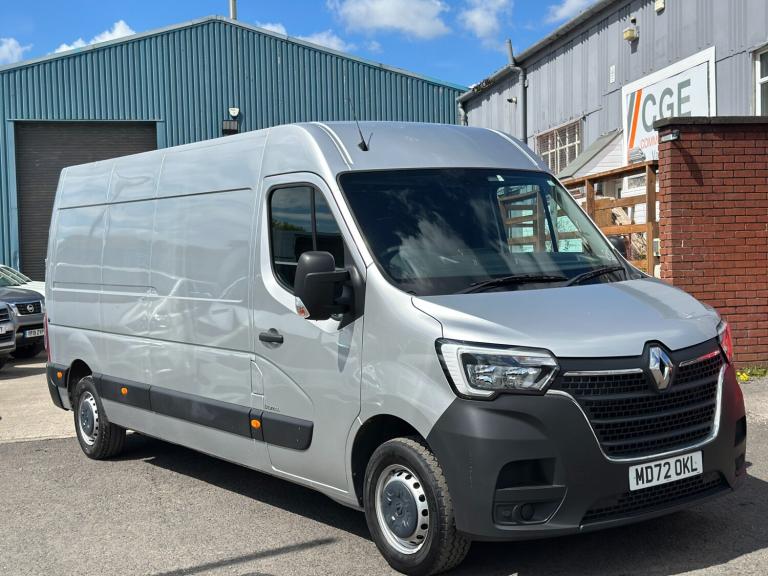 2022 72 Renault Master 2.3 dCi 35 Business Panel Van 4dr FWD LWB Medium Roof 