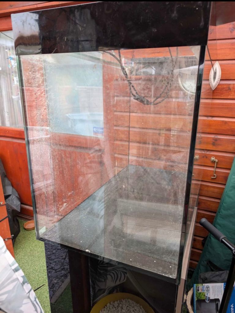 300 L fish tank and stand 