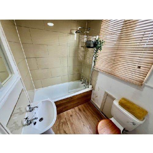 Single Self-Contained Studio on Perham Road, West Kensington, W14 9SS ***Utility Bills Inc***