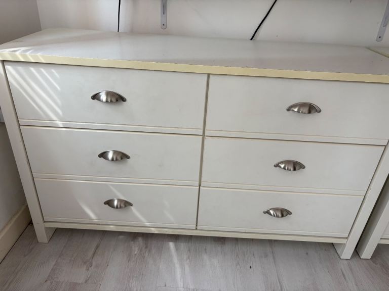 White Wooden Chest of 6 Drawers & bedside table