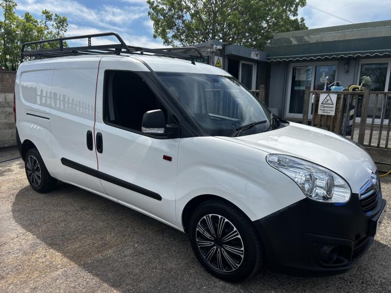 VAUXHALL COMBO 1.3 CDTI NO VAT NEW MOT 5 SEAT CREW VAN 2018