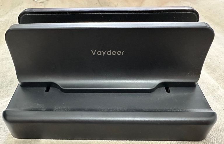 Laptop dock and stand 