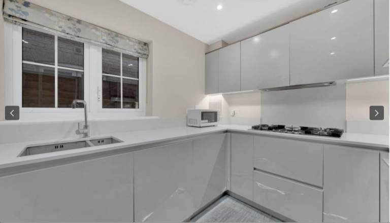 Stunning 6-Bedroom Detached House to Rent – Olive Grove, Chigwell IG7