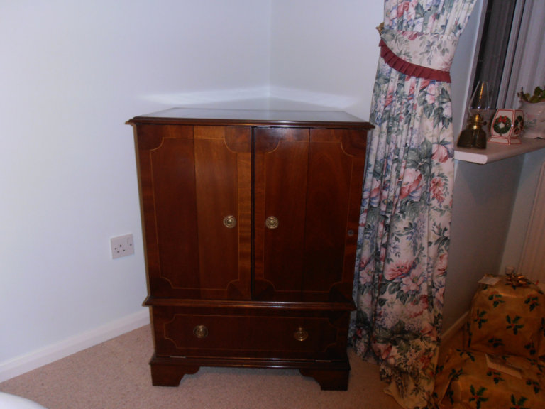 Mahogany TV/Video Cabinet