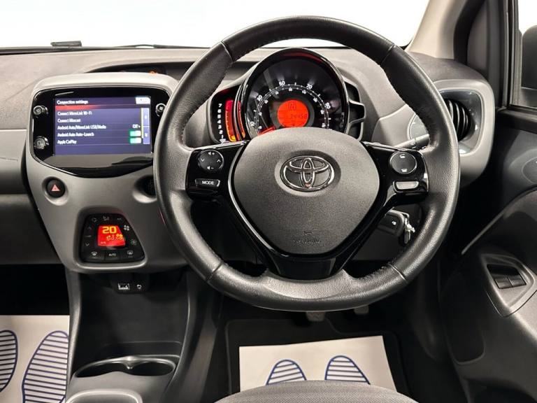 2020 Toyota AYGO 1.0 VVT-i X-TREND FUNROOF X-SHIFT AUTO FIVE DOOR 70 BHP Hatchback Petrol Automatic