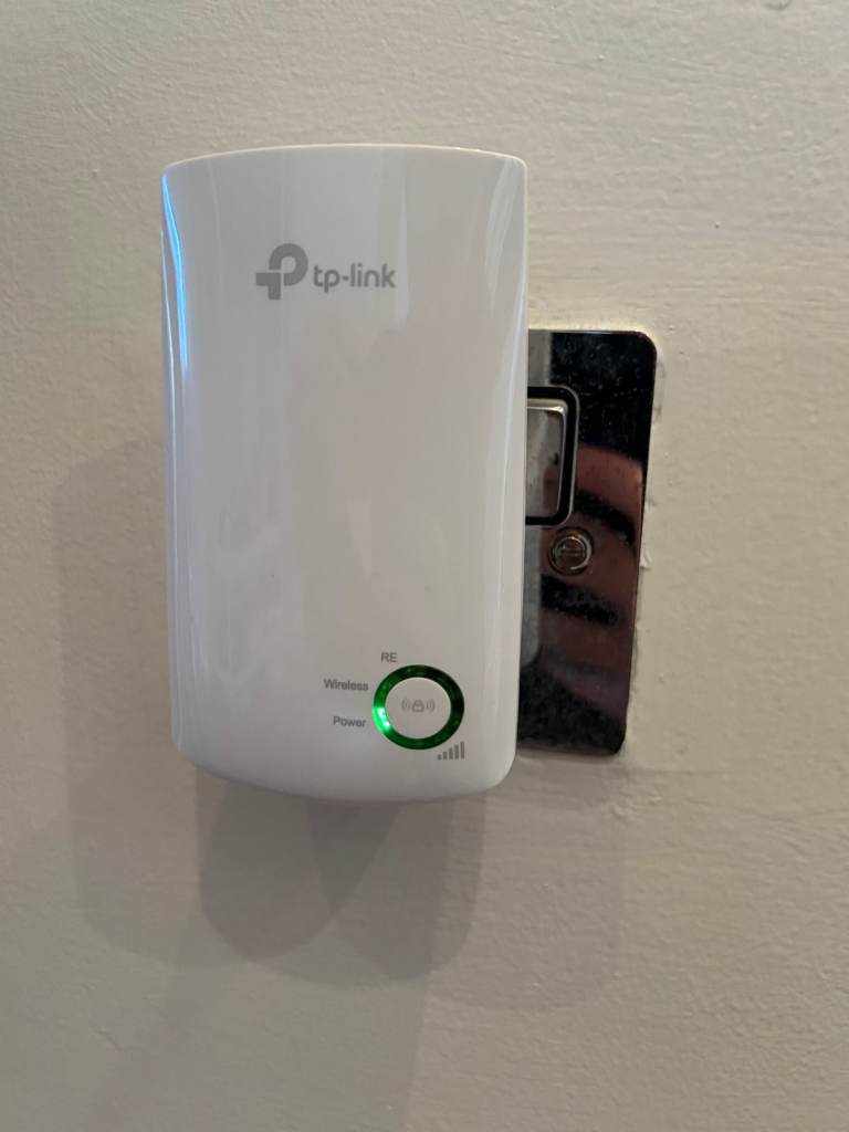 TP-Link Wi-Fi extender