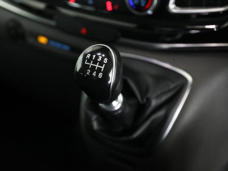 2022 Ford Tourneo Custom 2.0 EcoBlue 130ps Low Roof 8 Seater Titanium MPV DIESEL Manual