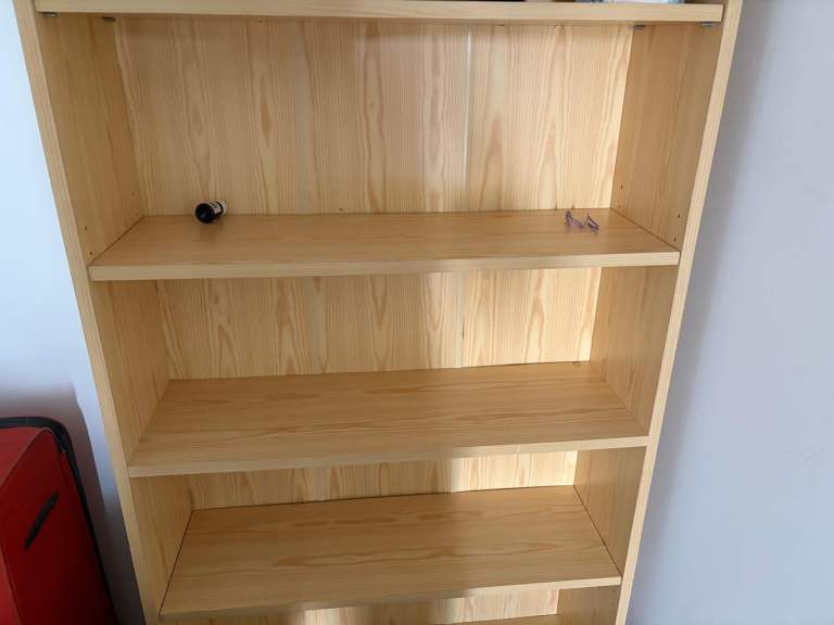 Pine Wood Bookcase with Adjustable Shelves – Good Condition