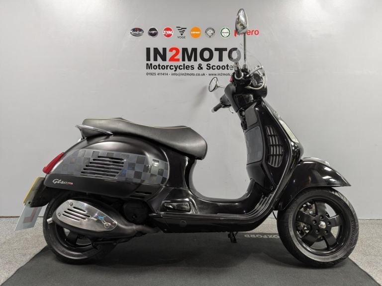 2012 (62) Piaggio Vespa GTS 125 in black