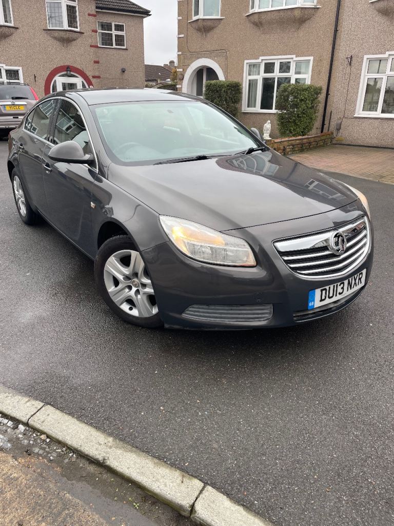 Vauxhall Insignia 1.8 16v Exclusiv petrol manual 5 door hatchback