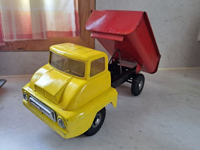 1960's Triang Thames Trader metal Tipper lorry 