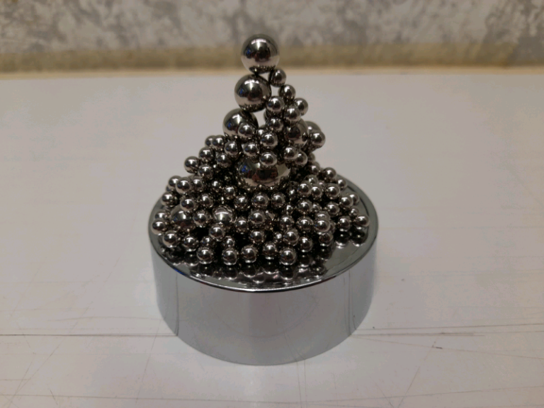 Magnetic Spheres Sculpture Building Game
