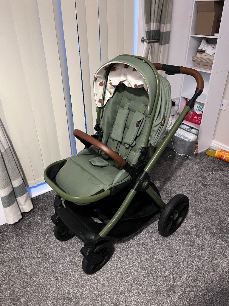 Cosatto Giggle 4 Travel System - Green (Hoglet), Good Condition
