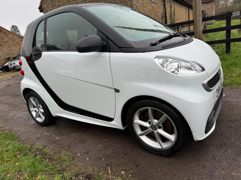 2014 smart fortwo Edition21 mhd 2dr Softouch Auto COUPE Petrol Automatic