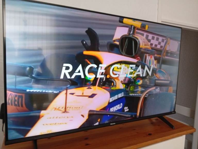 Hisence 4k 43 inch qled tv 