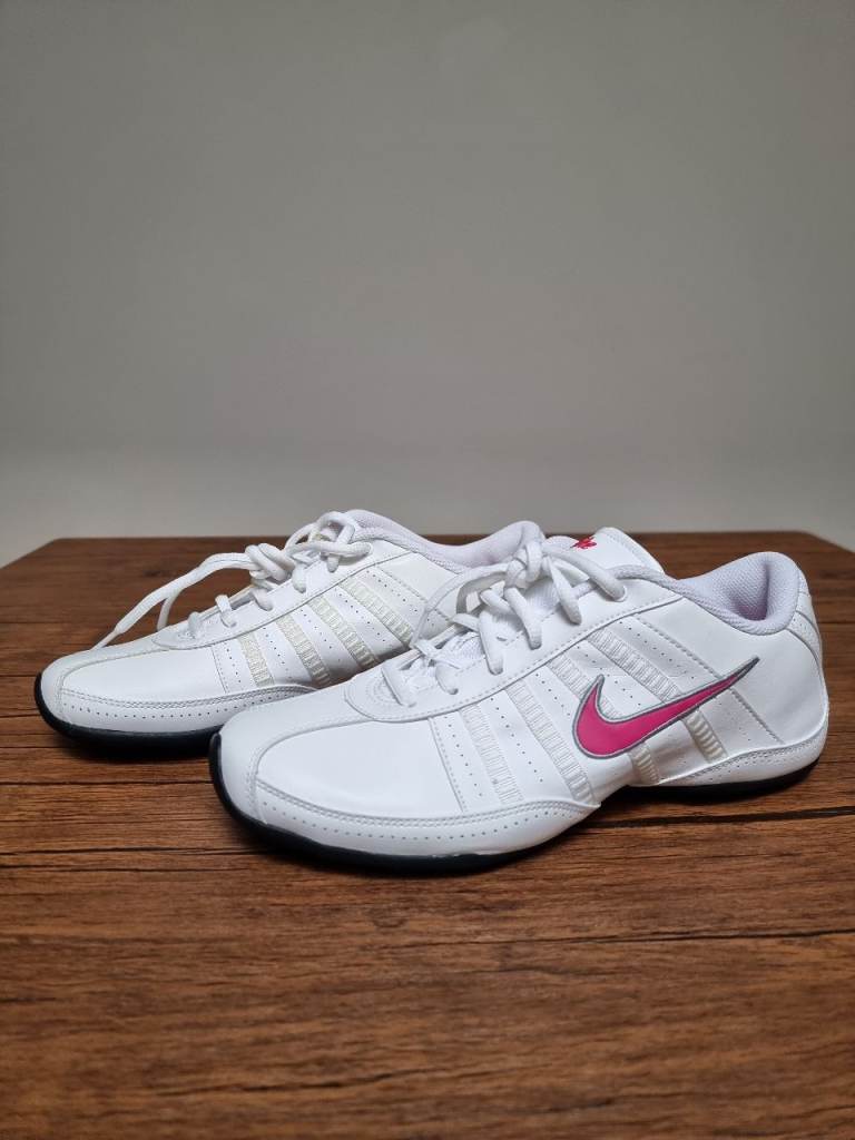 Nike Musique III White Pink Women's Dance Cheer Shoes Size UK 6 Vintage 2007